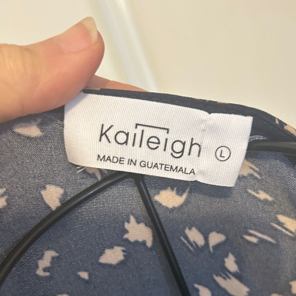 Kaileigh Navy and Beige Patterned Midi Dress Size L - Picture 3 of 11